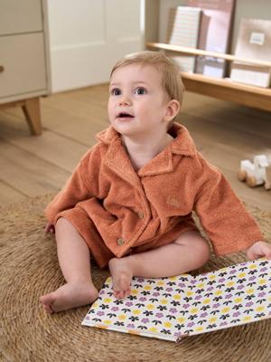 Gepersonaliseerde badjas voor baby's met gerecycled katoenen blouse terracotta Gepersonaliseerde badjas voor baby's met gerecycled katoenen blouse terracotta