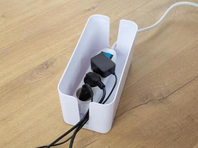 Perel contactdoos met 3 stopcontacten en schakelaar, inclusief kabelbox, wit, voor België