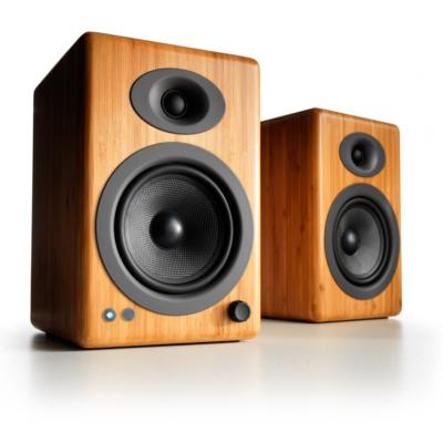 Audioengine A5+ draadloze Bluetooth-computerluidsprekers - 150 W Bluetooth-luidsprekers voor thuis, in de studio, tijdens het gamen met aptX-HD Bluetooth, AUX, RCA en afstandsbediening | Streaming audiosysteem van (Bamboo, Pair)