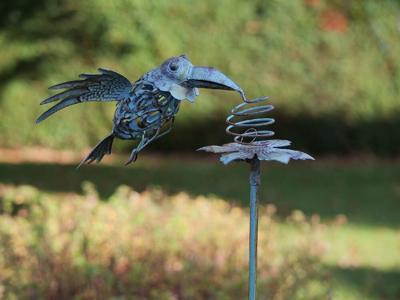 Tuinsteker metaal aanvliegende vogel