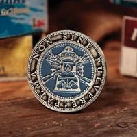 Resident Evil 4 set van twee metalen schietgalerij munten in Limited Edition Collectors Box - thumbnail