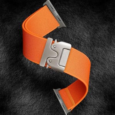 By Qubix - Nylon bandje met Parachute sluiting - Oranje - Compatible met Apple Watch 38mm / 40mm / 41mm / 42mm - Compatible Apple watch bandjes