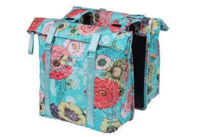 Basil bloom field dubbele fietstas - waterdicht, gerecycled pet - 28-35l - sky blue