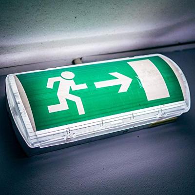 LED Noodverlichting met accu - Wand- en plafondmontage - 3 Watt - 6400K Daglicht wit - IP65 waterdicht - Incl. pictogram met 4 vluchtwegaanduiding stickers LED Noodverlichting met accu - Wand- en plafondmontage - 3 Watt - 6400K Daglicht wit - IP65 waterdicht - Incl. pictogram met 4 vluchtwegaanduiding stickers