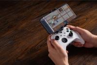 8Bitdo Mobile Gaming Clip for Xbox Wireless Controllers - thumbnail