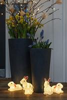 Verlicht kerstfiguur voor buiten - 5 konijnen - 40 LEDs - Warm wit - Dimbaar - 15 cm hoog - Kerstverlichting - thumbnail