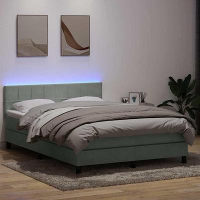 Boxspring met matras en LED fluweel lichtgrijs 140x210 cm