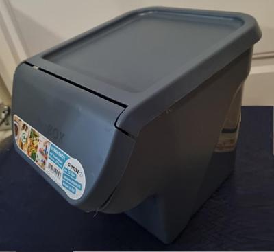 Aardappelbak - Vegetable Box - Voorraaddoos - met voorklep - stapelbaar - Grijs Aardappelbak - Vegetable Box - Voorraaddoos - met voorklep - stapelbaar - Grijs