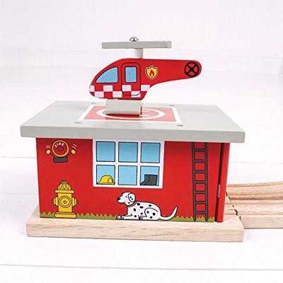 Bigjigs houten rails brandweerkazerne - thumbnail