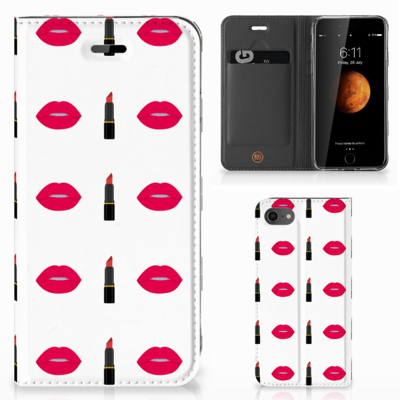 iPhone 7 | 8 | SE (2020) | SE (2022) Hoesje met Magneet Lipstick Kiss iPhone 7 | 8 | SE (2020) | SE (2022) Hoesje met Magneet Lipstick Kiss
