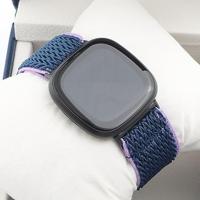 Fitbit Versa 3/4 & Sense 1/2 Nylon loop bandje - Donkerblauw met paars - thumbnail