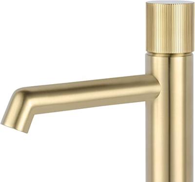 Ben Engraved Line verhoogde wastafelkraan Geborsteld messing