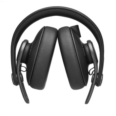 AKG K371