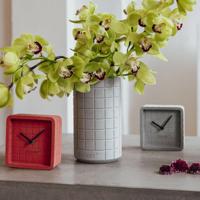 Zuiver Vaas 'Fajen' Beton, 26cm hoog, kleur Grijs - thumbnail