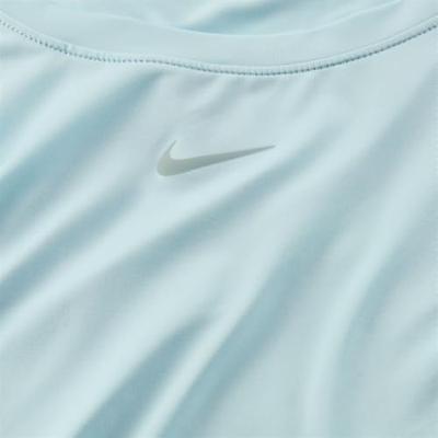 Nike One Classic Dri-Fit Sportshirt Dames L/40. Nike One Classic Dri-Fit Sportshirt Dames L/40.