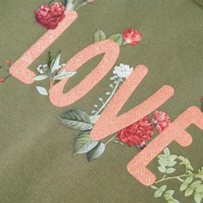 Kindershirt met lange mouwen love-print 140 kakikleurig Kindershirt met lange mouwen love-print 140 kakikleurig