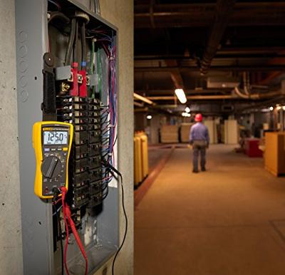 Fluke 117/323 Multimeter, Stroomtang Digitaal CAT III 600 V Weergave (counts): 6000 Fluke 117/323 Multimeter, Stroomtang Digitaal CAT III 600 V Weergave (counts): 6000