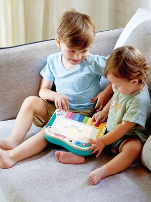 Piano interactieve pixel HAPE meerkleurig Piano interactieve pixel HAPE meerkleurig
