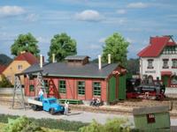 Auhagen 11 355 H0 Dubbele locomotiefloods met portaalkraan - thumbnail