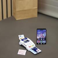 Theo klein 7274 POS terminal en kinderen mobiele telefoon smartphone met licht, geluid en contactloze betaalfunctie speelgoed voor kinderen vanaf 3 jaar - thumbnail