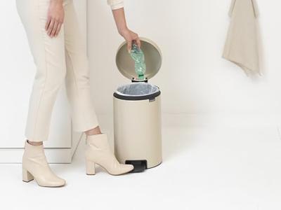 Brabantia pedaalemmer Newlcon 12 liter soft beige