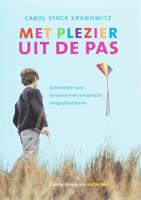 Met plezier uit de pas (Paperback) - thumbnail