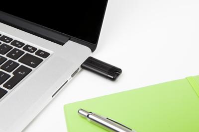 Verbatim Pin Stripe 3.0 USB-stick 128 GB Zwart 49319 USB-A 3.2 Gen 1 Verbatim Pin Stripe 3.0 USB-stick 128 GB Zwart 49319 USB-A 3.2 Gen 1