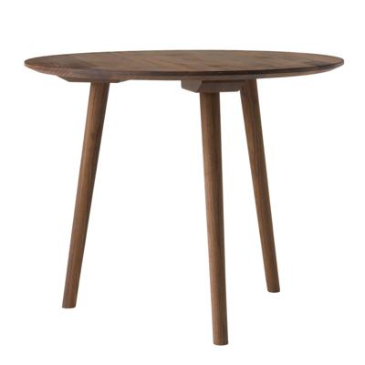 In Between Eettafel - &Tradition - Walnoot - 90 cm. In Between Eettafel - &Tradition - Walnoot - 90 cm.