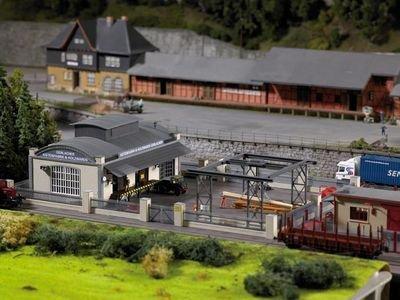 Piko H0 61152 H0 Kistenfanrik gerlacher