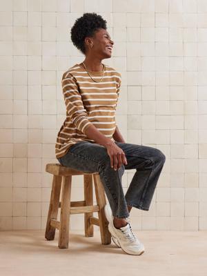 Crossover T-shirt voor zwangerschap en borstvoeding olijf Crossover T-shirt voor zwangerschap en borstvoeding olijf