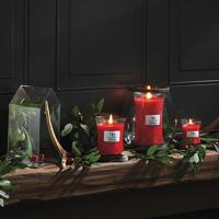 WoodWick Crimson Berries Medium Candle - thumbnail
