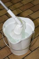 Vikan Emmer groen 12 ltr. met schenktuit - thumbnail