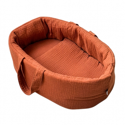 Poppendraagmand Caramel Mousseline