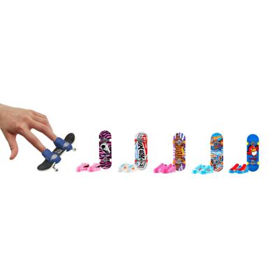 Hot Wheels Skate Fingerboard + Schoen