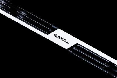 G.Skill Trident Z F4-4400C19D-16GTZSW - Geheugen - DDR4 - 16 GB: 2 x 8 GB - 288-PIN - 4400MHz - CL19 G.Skill Trident Z F4-4400C19D-16GTZSW - Geheugen - DDR4 - 16 GB: 2 x 8 GB - 288-PIN - 4400MHz - CL19