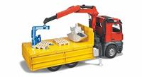 Bruder MB Arcos bouwvrachtwagen met kraan grijper palletvorken en 2 pallets 1:16 - thumbnail