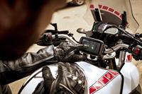TomTom Rider 420 Motornavigatiesysteem (4,3 inch, met bochtige en bergachtige afstanden, speciaal voor motorfietsen, kaartupdates, Europa 49 landen, TomTom Traffic en radarcamera's, handsfree bellen - thumbnail