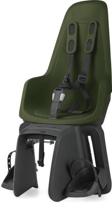 Maxi One Olive Green drager bev Achterstoeltje