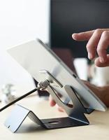 Compulocks CL12UTHBB Tabletstandaard Universeel Universal Tablet Security Holder and Lock - thumbnail