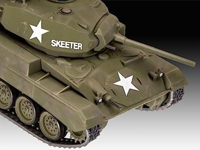 Revell 1/76 M-24 Chaffee