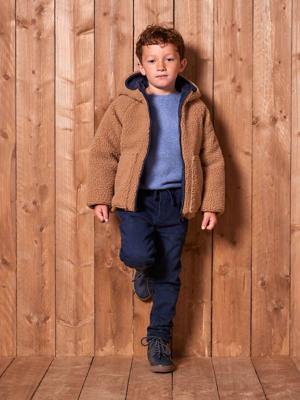 Omkeerbaar gewatteerd jongensjack met capuchon en sherpa mokka