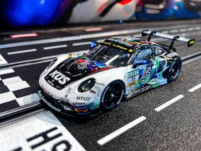 Carrera 20027764 Evolution Auto Porsche 911 GT3 R „team Bernhard, No. 75 DTM 2023