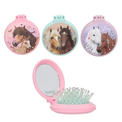 Miss Melody Klapborstel