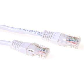 ACT Witte 5 meter U/UTP CAT6A patchkabels met RJ45 connectoren ACT Witte 5 meter U/UTP CAT6A patchkabels met RJ45 connectoren