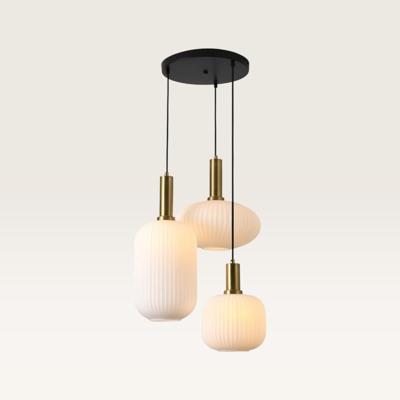 Hanglamp Iguazu Misto oro - Goud, zwart en gebroken wit - Drie vormen bollen van handgemaakt opaalglas - Zonder lichtbron Hanglamp Iguazu Misto oro - Goud, zwart en gebroken wit - Drie vormen bollen van handgemaakt opaalglas - Zonder lichtbron