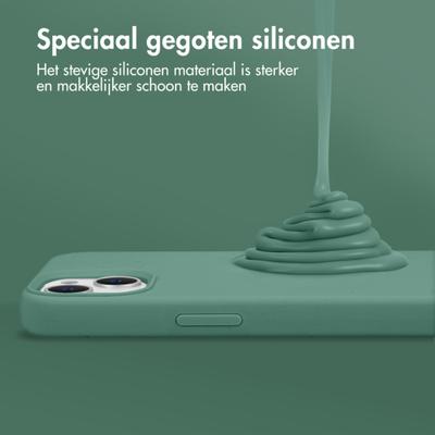 Accezz Liquid Silicone Backcover met MagSafe iPhone 16 Pro Telefoonhoesje Groen