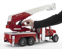 Bruder Mack Granite brandweerauto ladder en waterpomp - thumbnail