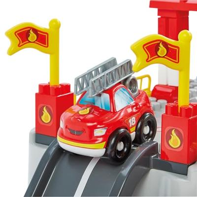 Écoiffier Ecoiffier abrick bouwset - brandweer speelton met deksel als speelbasis - accessoires voor mini-stad - vanaf 18 mnd - 117 dlg. Écoiffier Ecoiffier abrick bouwset - brandweer speelton met deksel als speelbasis - accessoires voor mini-stad - vanaf 18 mnd - 117 dlg.
