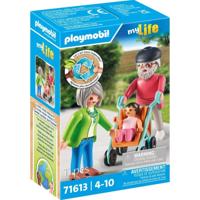 Playmobil My Life 71613 Opa en oma met baby - thumbnail