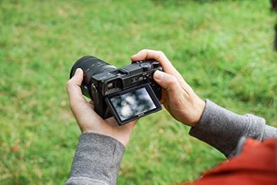 Sony Alpha 6300 E-Mount systeemcamera (24 megapixels, 7,5 cm (3 inch) display, XGA OLED-zoeker, L-kit 16-50 mm lens) zwart